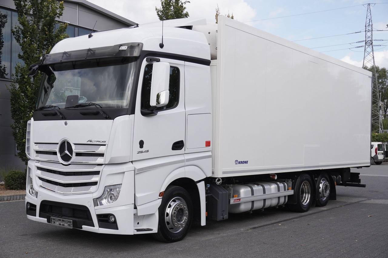 MERCEDES-BENZ Actros 2545 MP5 6×2 E6 / KRONE REFRIGERATOR 40 pallets Bitemperature Doppelstock / high 2.7m - Рефрижератор: фото 1 MERCEDES-BENZ Actros 2545 MP5 6×2 E6 / KRONE REFRIGERATOR 40 pallets Bitemperature Doppelstock / high 2.7m - Рефрижератор: фото 1