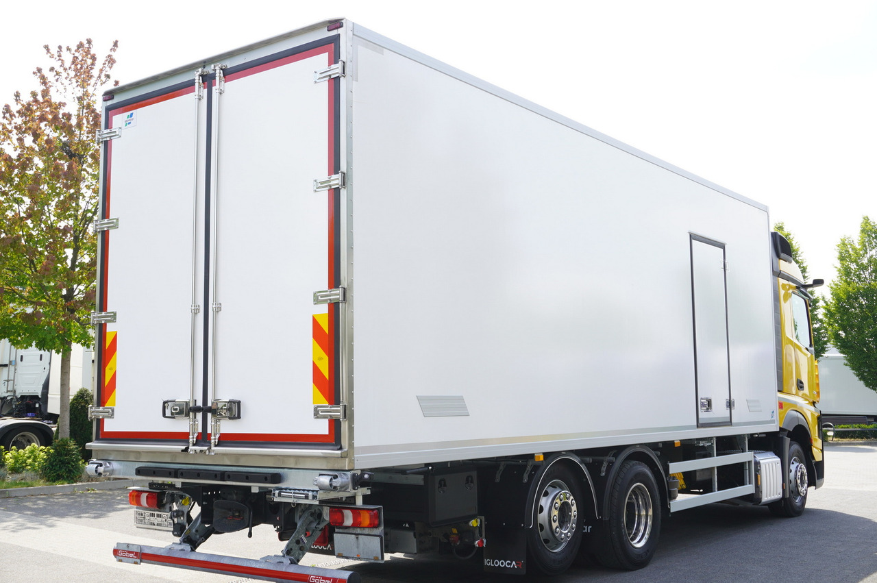 MERCEDES-BENZ Actros 2545 MP5 6×2 E6 / NEW Igloocar refrigerator / 19 pallets / Carrier Supra 850 - Рефрижератор: фото 4 MERCEDES-BENZ Actros 2545 MP5 6×2 E6 / NEW Igloocar refrigerator / 19 pallets / Carrier Supra 850 - Рефрижератор: фото 4