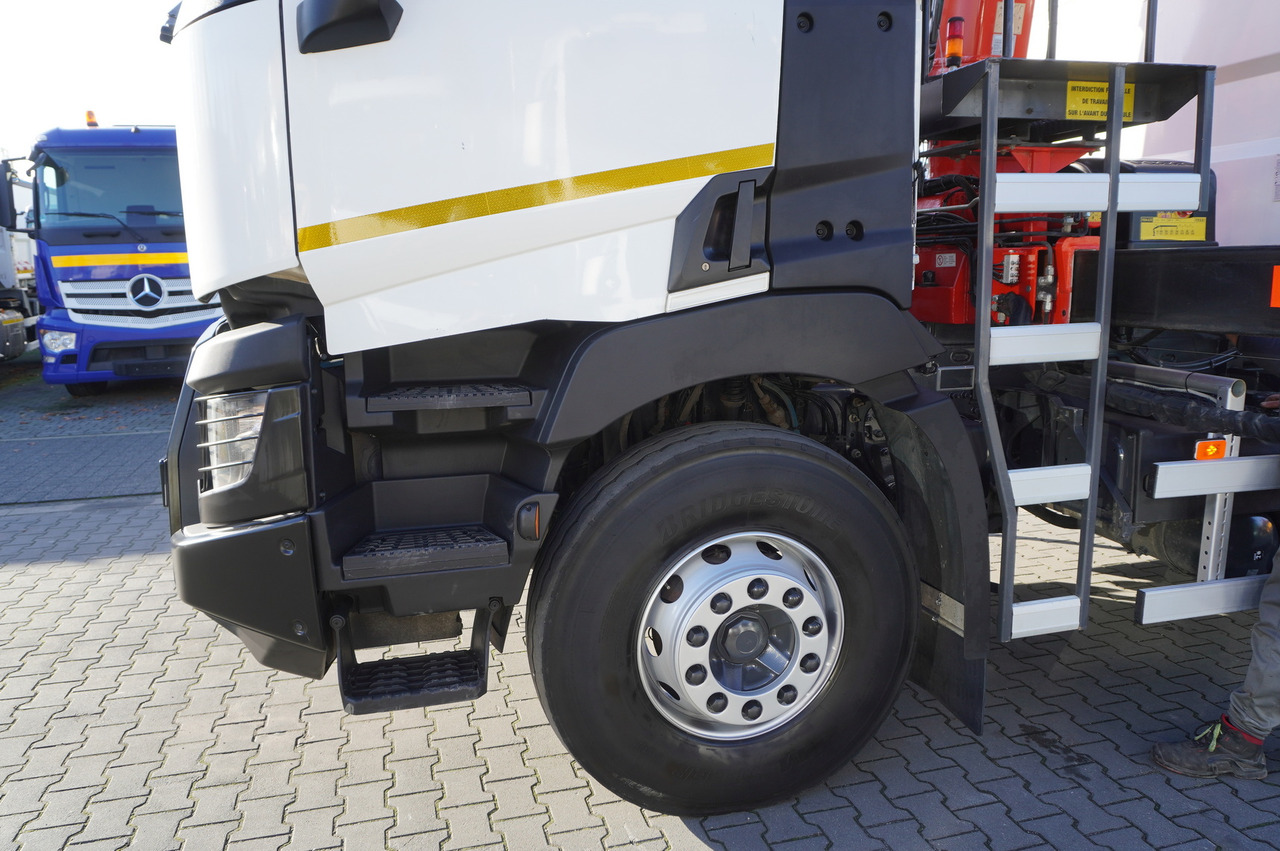 Самосвал, Автоманипулятор RENAULT C380 E6 6×4 / HDS Fassi F135 2700 MTH / Range 8 m / 5.6 t lifting capacity / 3-side tipper / Bortmatic: фото 23 Самосвал, Автоманипулятор RENAULT C380 E6 6×4 / HDS Fassi F135 2700 MTH / Range 8 m / 5.6 t lifting capacity / 3-side tipper / Bortmatic: фото 23