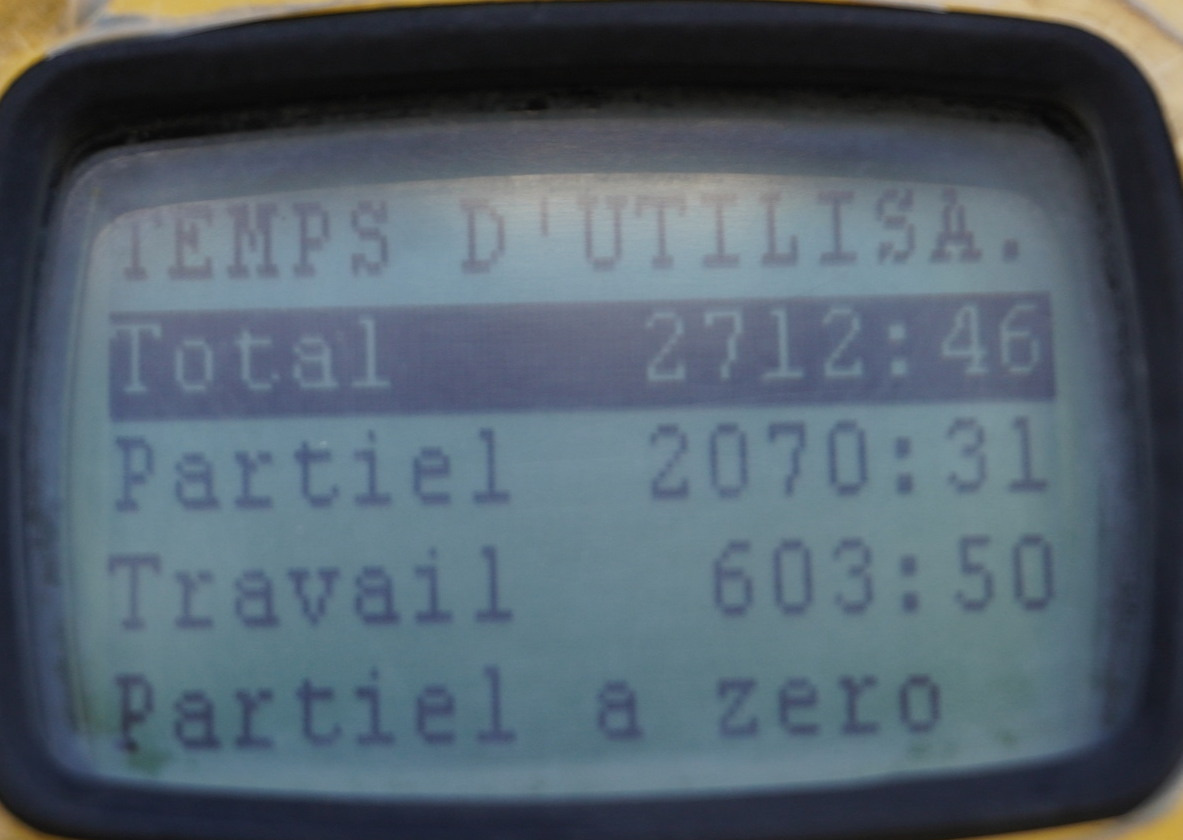 Самосвал, Автоманипулятор RENAULT C380 E6 6×4 / HDS Fassi F135 2700 MTH / Range 8 m / 5.6 t lifting capacity / 3-side tipper / Bortmatic: фото 13 Самосвал, Автоманипулятор RENAULT C380 E6 6×4 / HDS Fassi F135 2700 MTH / Range 8 m / 5.6 t lifting capacity / 3-side tipper / Bortmatic: фото 13