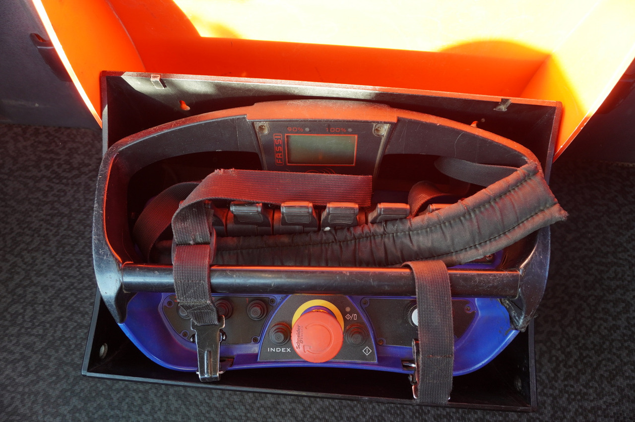 Самосвал, Автоманипулятор RENAULT C380 E6 6×4 / HDS Fassi F135 2700 MTH / Range 8 m / 5.6 t lifting capacity / 3-side tipper / Bortmatic: фото 14 Самосвал, Автоманипулятор RENAULT C380 E6 6×4 / HDS Fassi F135 2700 MTH / Range 8 m / 5.6 t lifting capacity / 3-side tipper / Bortmatic: фото 14