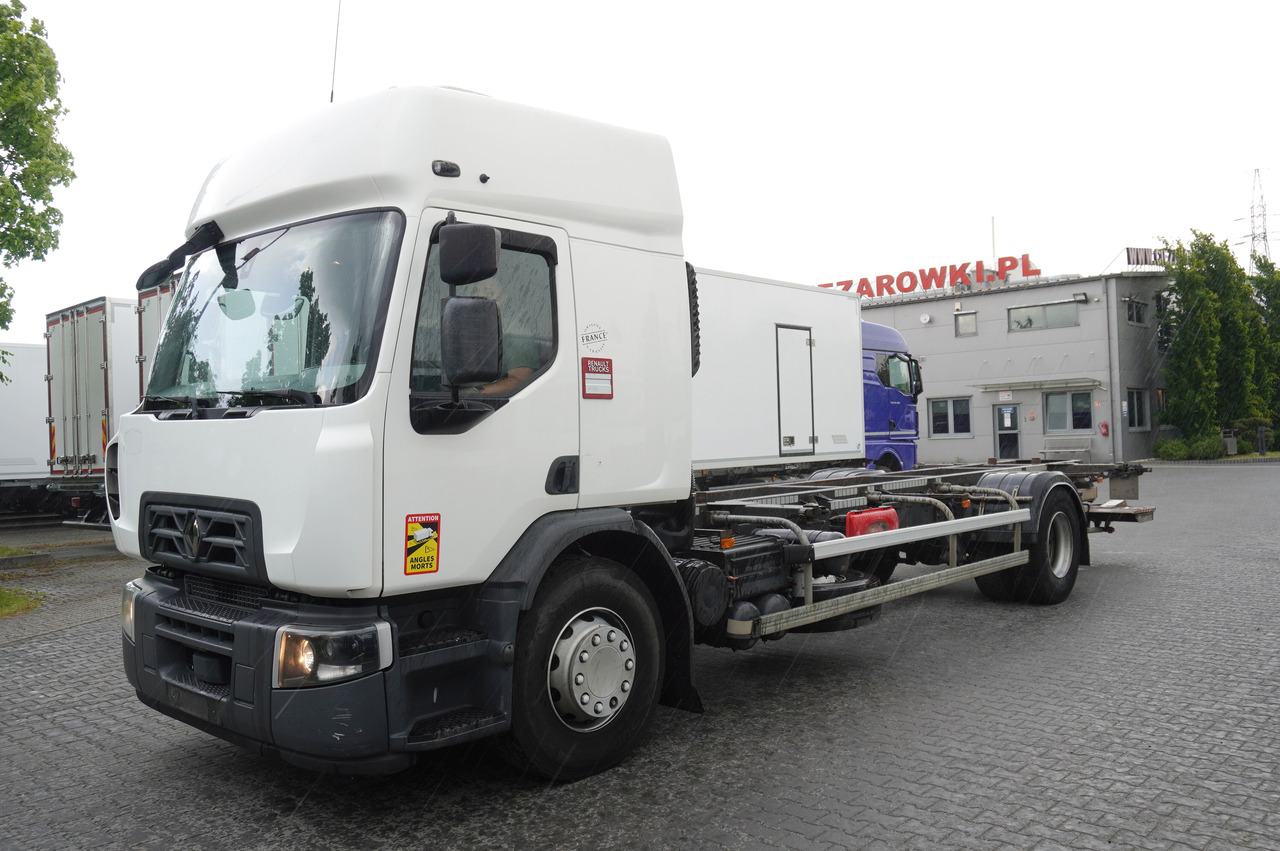 RENAULT D19 Wide Glob / BDF / load capacity 11t / 280 thousand km / tail lift - Грузовик-шасси: фото 2 RENAULT D19 Wide Glob / BDF / load capacity 11t / 280 thousand km / tail lift - Грузовик-шасси: фото 2
