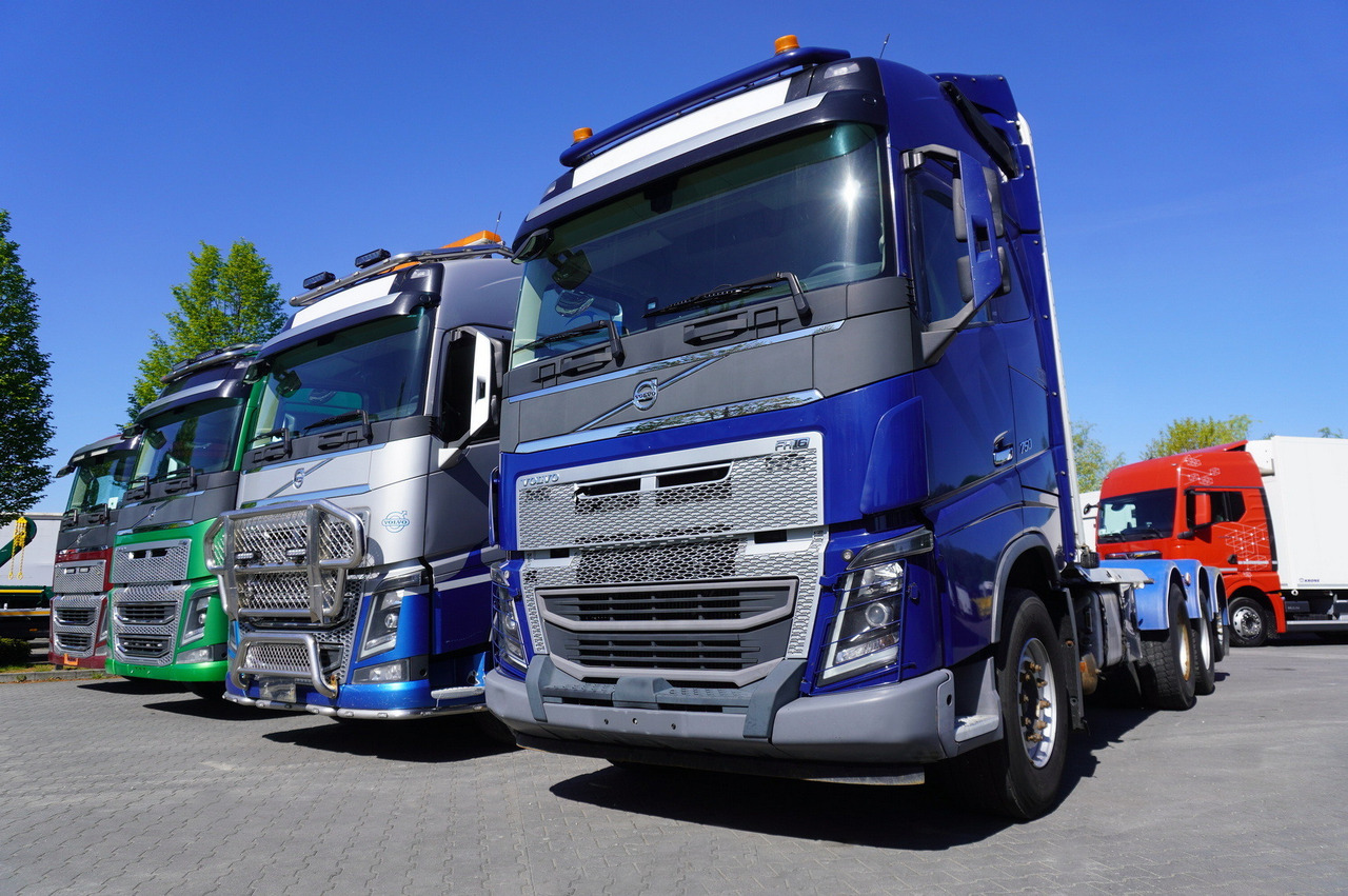 VOLVO FH16 750 / 750 HP! / chassis / 4 units 8x4 - Автоманипулятор: фото 4 VOLVO FH16 750 / 750 HP! / chassis / 4 units 8x4 - Автоманипулятор: фото 4