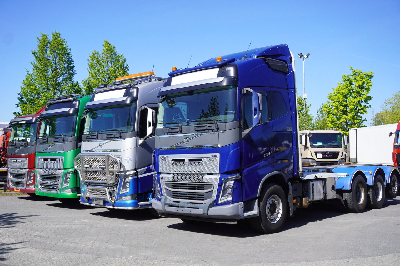 VOLVO FH16 750 / 750 HP! / chassis / 4 units 8x4 - Автоманипулятор: фото 1 VOLVO FH16 750 / 750 HP! / chassis / 4 units 8x4 - Автоманипулятор: фото 1