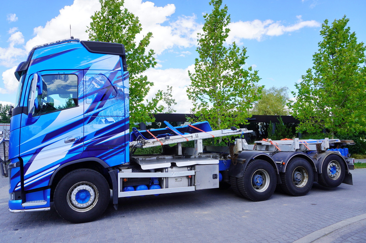VOLVO FH16 750 8x4 / ALUCAR stanchion superstructure / 7.6 m chassis / Steered axle - Грузовик-шасси: фото 3 VOLVO FH16 750 8x4 / ALUCAR stanchion superstructure / 7.6 m chassis / Steered axle - Грузовик-шасси: фото 3