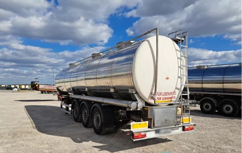 WIELTON NS3D 36 t food cistern / 3 chambers - Полуприцеп-цистерна: фото 4 WIELTON NS3D 36 t food cistern / 3 chambers - Полуприцеп-цистерна: фото 4