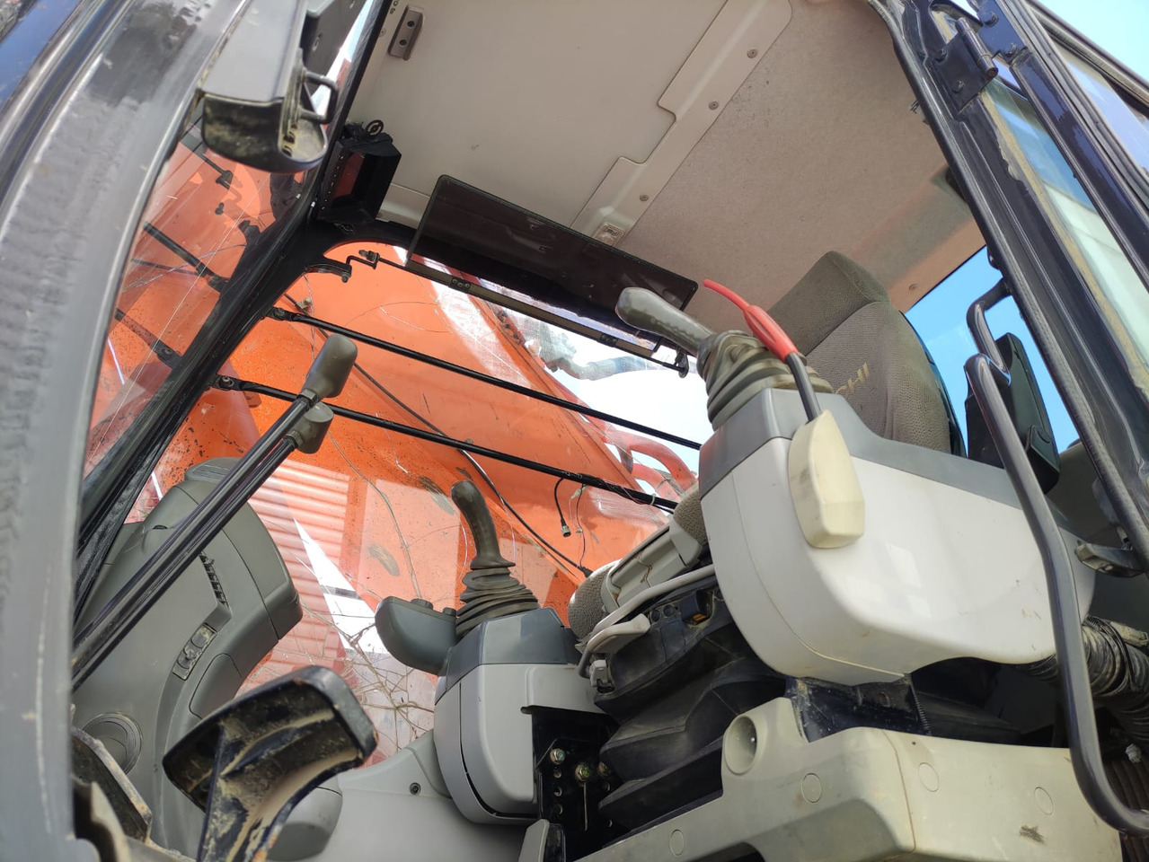 HITACHI ZX520LCH-5B - Экскаватор: фото 5 HITACHI ZX520LCH-5B - Экскаватор: фото 5