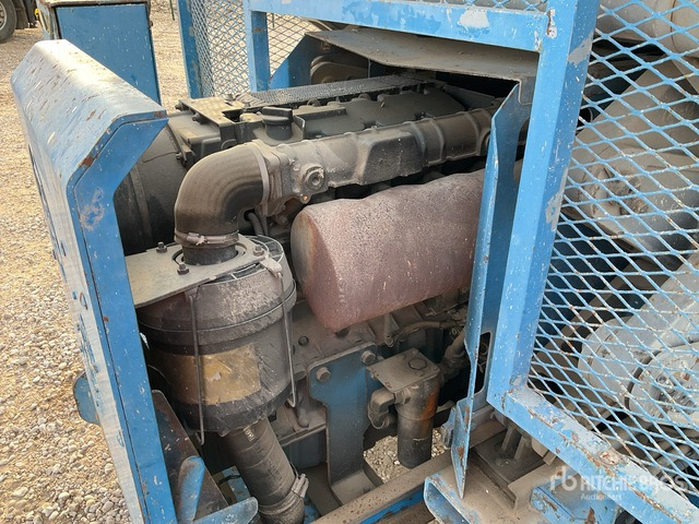 2001 Genie GS4390RT 4x4 Diesel Scissor Lift - Ножничный подъемник: фото 4 2001 Genie GS4390RT 4x4 Diesel Scissor Lift - Ножничный подъемник: фото 4