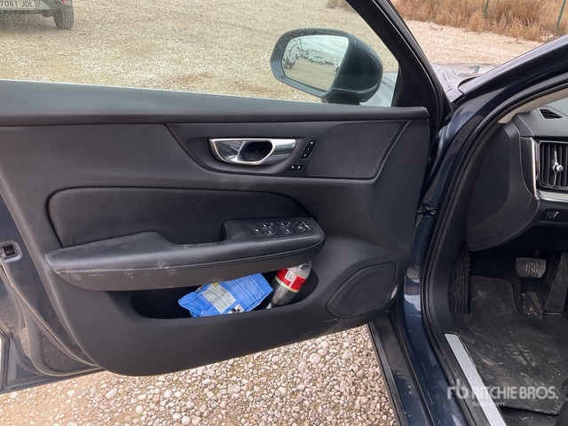 2021 Volvo V60 SUV - Внедорожник: фото 4 2021 Volvo V60 SUV - Внедорожник: фото 4