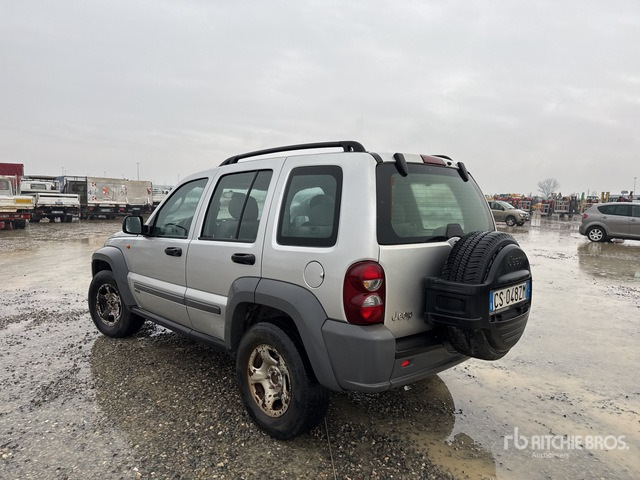 2005 Jeep Grand Cherokee Laredo SUV - Внедорожник: фото 2 2005 Jeep Grand Cherokee Laredo SUV - Внедорожник: фото 2
