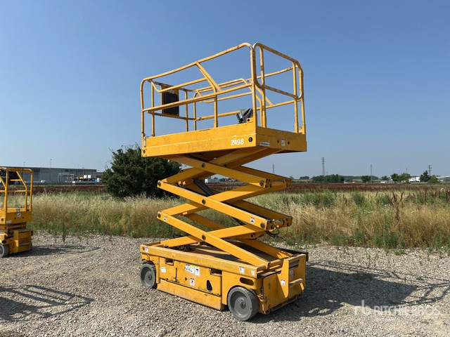 2009 Haulotte Compact 8W NT Electric Scissor Lift - Ножничный подъемник: фото 4 2009 Haulotte Compact 8W NT Electric Scissor Lift - Ножничный подъемник: фото 4
