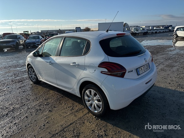 2017 Peugeot 208 BERLINA MIX BLUEHDI Automobile - Легковой автомобиль: фото 2 2017 Peugeot 208 BERLINA MIX BLUEHDI Automobile - Легковой автомобиль: фото 2