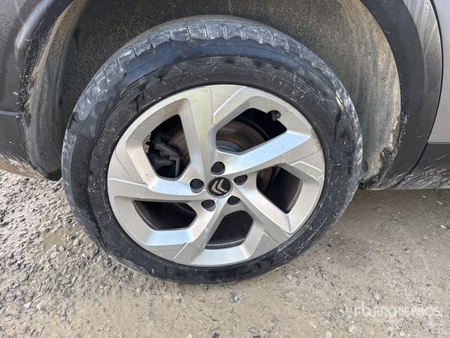 2022 Citroen C5 Aircross BLUEHDI 130 SES BUSINESS SUV - Внедорожник: фото 4 2022 Citroen C5 Aircross BLUEHDI 130 SES BUSINESS SUV - Внедорожник: фото 4