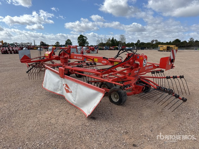 2012 Kuhn GA 6002 6 m Semi-Mount 2 Rotor Andaineur Hay Rake - Сеноворошилка: фото 3 2012 Kuhn GA 6002 6 m Semi-Mount 2 Rotor Andaineur Hay Rake - Сеноворошилка: фото 3