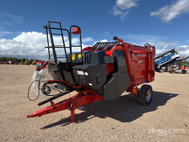 2015 Kuhn Altor 5070M Pailleuse Distributrice Livestock Feeder - Кормораздатчик: фото 1 2015 Kuhn Altor 5070M Pailleuse Distributrice Livestock Feeder - Кормораздатчик: фото 1