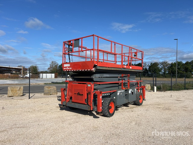 2019 Skyjack SJ9250 RT 4x4 Diesel Nacelle Ciseaux Scissor Lift - Ножничный подъемник: фото 2 2019 Skyjack SJ9250 RT 4x4 Diesel Nacelle Ciseaux Scissor Lift - Ножничный подъемник: фото 2