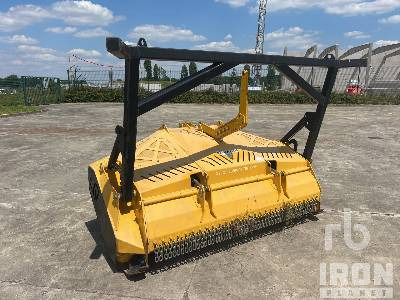 RABAUD XYLOR 2000/200 3-Point Hitch Broyeur Forestier - Измельчитель древесины: фото 3 RABAUD XYLOR 2000/200 3-Point Hitch Broyeur Forestier - Измельчитель древесины: фото 3