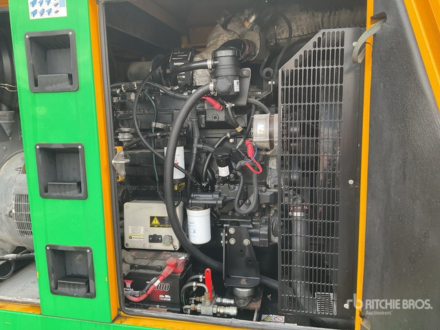 2016 Sdmo R220C3 200 kVA Skid-Mounted Generator Set - Электрогенератор: фото 5 2016 Sdmo R220C3 200 kVA Skid-Mounted Generator Set - Электрогенератор: фото 5