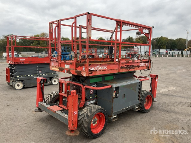 2017 Skyjack SJ6832 RT 4x4 Diesel Scissor Lift - Ножничный подъемник: фото 3 2017 Skyjack SJ6832 RT 4x4 Diesel Scissor Lift - Ножничный подъемник: фото 3