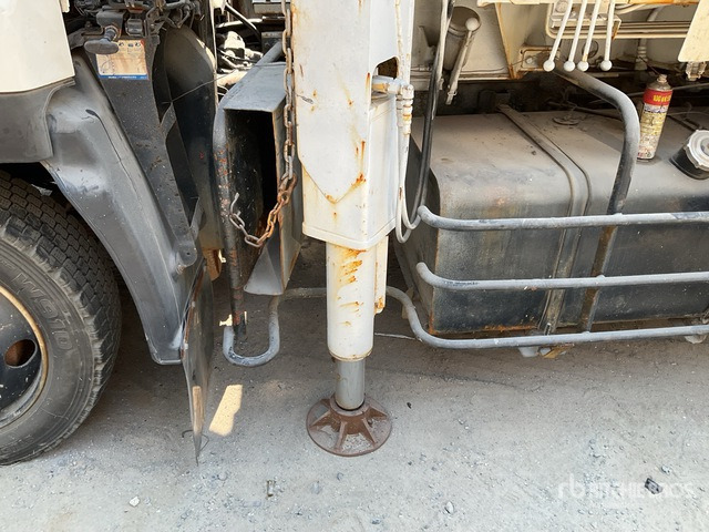 1999 Isuzu 6x4 Concrete Pump Truck - Автобетононасос: фото 5 1999 Isuzu 6x4 Concrete Pump Truck - Автобетононасос: фото 5