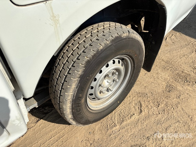 2008 Isuzu D-Max 4x2 Crew Cab Pickup - Пикап: фото 5 2008 Isuzu D-Max 4x2 Crew Cab Pickup - Пикап: фото 5