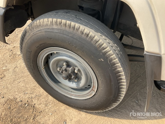 2013 Toyota Land Cruiser 78L 4x4 SUV - Внедорожник: фото 5 2013 Toyota Land Cruiser 78L 4x4 SUV - Внедорожник: фото 5