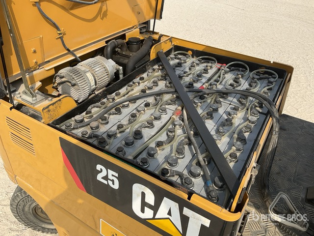 2014 Cat EP25K-PAC 2.5 ton Electric Forklift - Электропогрузчик: фото 5 2014 Cat EP25K-PAC 2.5 ton Electric Forklift - Электропогрузчик: фото 5
