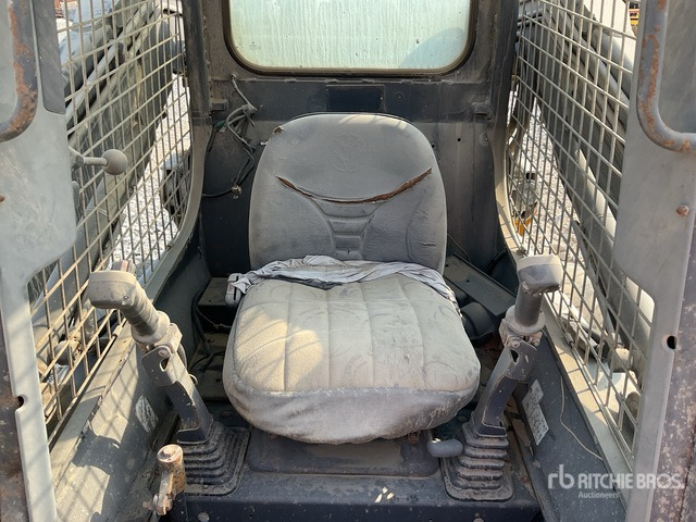 2014 New Holland L225 (Inoperable) Skid Steer Loader - Мини-погрузчик с бортовым поворотом: фото 5 2014 New Holland L225 (Inoperable) Skid Steer Loader - Мини-погрузчик с бортовым поворотом: фото 5