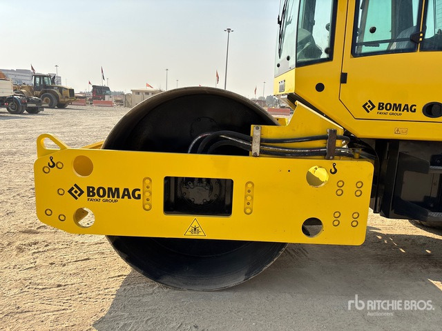 2015 Bomag BW211D-40 Smooth Drum Compactor - Компактор: фото 4 2015 Bomag BW211D-40 Smooth Drum Compactor - Компактор: фото 4