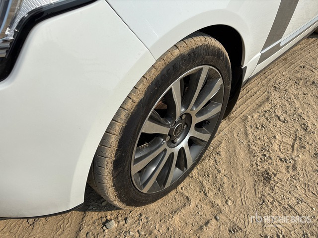 2016 Land Rover Range Rover Vogue SE AWD SUV - Внедорожник: фото 4 2016 Land Rover Range Rover Vogue SE AWD SUV - Внедорожник: фото 4