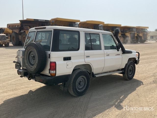 2021 Toyota Land Cruiser 76L 4x4 SUV - Внедорожник: фото 4 2021 Toyota Land Cruiser 76L 4x4 SUV - Внедорожник: фото 4