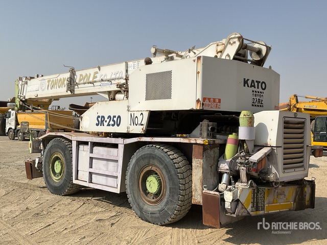 Kato KR25H-V Rough Terrain Crane - Короткобазный кран: фото 4 Kato KR25H-V Rough Terrain Crane - Короткобазный кран: фото 4