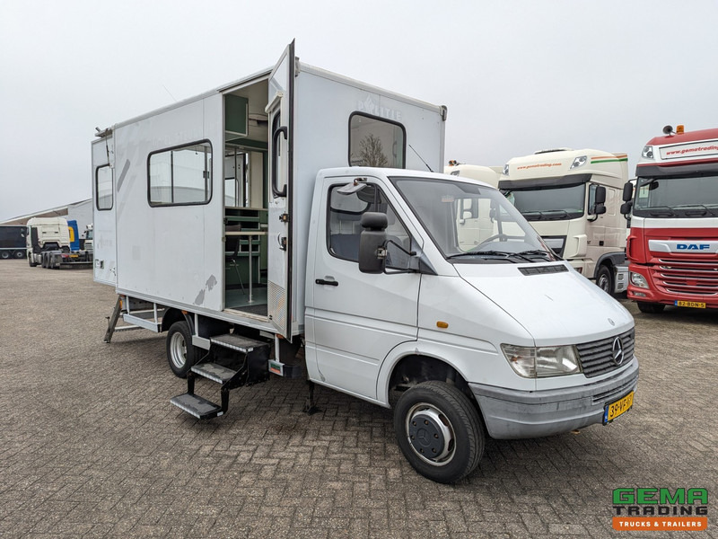 Mercedes-Benz 400-serie 410 D 4x2 Euro2 - Mobiel Kantoor - Standkachel - Hydr. Steunpoten - Eigen Accu's - 26.000KM Origineel - MARGE - Фургон: фото 3 Mercedes-Benz 400-serie 410 D 4x2 Euro2 - Mobiel Kantoor - Standkachel - Hydr. Steunpoten - Eigen Accu's - 26.000KM Origineel - MARGE - Фургон: фото 3