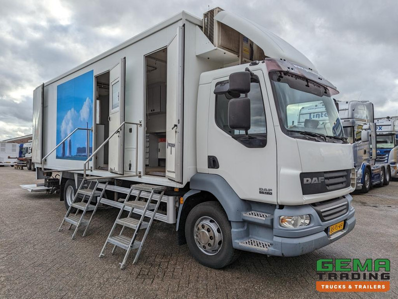 DAF FA LF55.180 4x2 Daycab 15T Euro4 Mobile Office / Camper / Workshop - Manual - Airco - Dhollandia Laadklep 1500KG - 150.000KM (V690) - Грузовик: фото 1 DAF FA LF55.180 4x2 Daycab 15T Euro4 Mobile Office / Camper / Workshop - Manual - Airco - Dhollandia Laadklep 1500KG - 150.000KM (V690) - Грузовик: фото 1