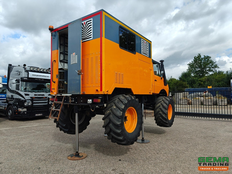 Mercedes-Benz Unimog 1300L 4x4 Handgeschakeld - GeslotenBak - PTO - Hydr. steunpoten - Webasto - SondeerWagen - Грузовик: фото 2 Mercedes-Benz Unimog 1300L 4x4 Handgeschakeld - GeslotenBak - PTO - Hydr. steunpoten - Webasto - SondeerWagen - Грузовик: фото 2