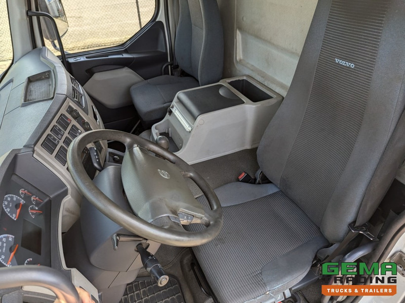 Volvo FL240 4x2 Daycab Euro5 Gesloten Bak 7.35m. - Laadklep 2000KG - Vangmuilkoppeling (V747) - Грузовик с закрытым кузовом: фото 5 Volvo FL240 4x2 Daycab Euro5 Gesloten Bak 7.35m. - Laadklep 2000KG - Vangmuilkoppeling (V747) - Грузовик с закрытым кузовом: фото 5