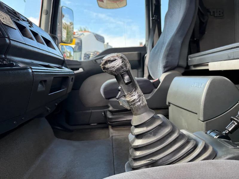 Грузовик с закрытым кузовом MAN TGA 18.440 4X2 BOX Spring/Air EURO3 Retarder ZF Manual: фото 12 Грузовик с закрытым кузовом MAN TGA 18.440 4X2 BOX Spring/Air EURO3 Retarder ZF Manual: фото 12