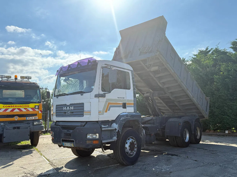 MAN TGA 26.360 6X4 Tipper Spring/Spring ZF Manual gear EURO3 - Самосвал: фото 2 MAN TGA 26.360 6X4 Tipper Spring/Spring ZF Manual gear EURO3 - Самосвал: фото 2