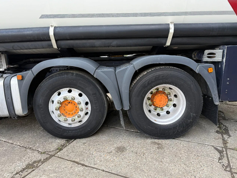 MAN TGA 26.430 6X2 Fuel Tank 21.000L 3 Comp + Pump D20 Engine - Грузовик-цистерна, Автоманипулятор: фото 4 MAN TGA 26.430 6X2 Fuel Tank 21.000L 3 Comp + Pump D20 Engine - Грузовик-цистерна, Автоманипулятор: фото 4