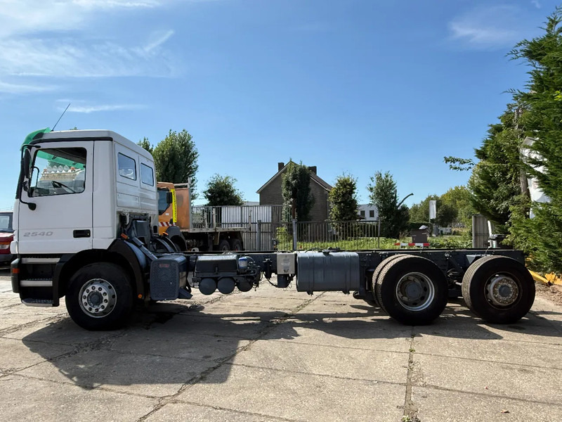 Mercedes-Benz Actros 2540 V6 6X2 Chassis Spring/Air Manual gearbox - Грузовик-шасси: фото 3 Mercedes-Benz Actros 2540 V6 6X2 Chassis Spring/Air Manual gearbox - Грузовик-шасси: фото 3