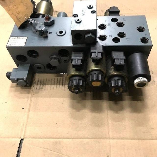 Control valve for Jungheinrich ETV 216 - Гидравлический клапан для Погрузочно-разгрузочной техники: фото 3 Control valve for Jungheinrich ETV 216 - Гидравлический клапан для Погрузочно-разгрузочной техники: фото 3
