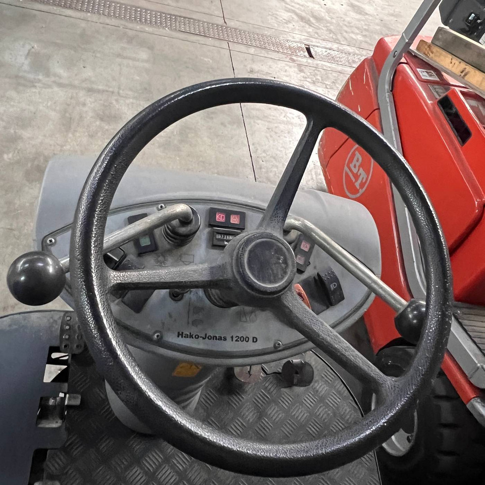 Hako Jonas 1200D - Промышленная подметальная машина: фото 3 Hako Jonas 1200D - Промышленная подметальная машина: фото 3