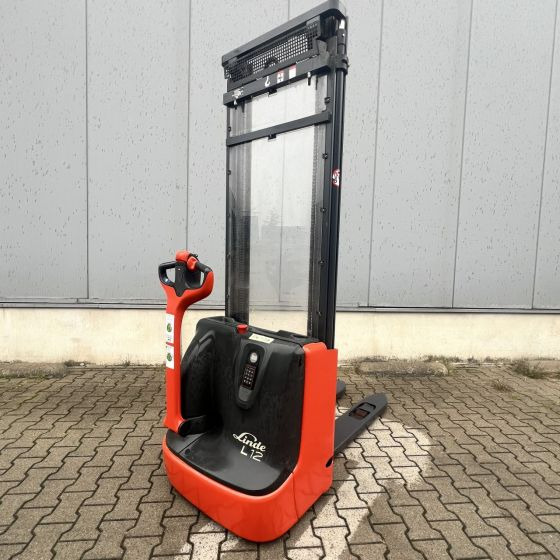 Linde L12 (1172) - Штабелер: фото 1 Linde L12 (1172) - Штабелер: фото 1