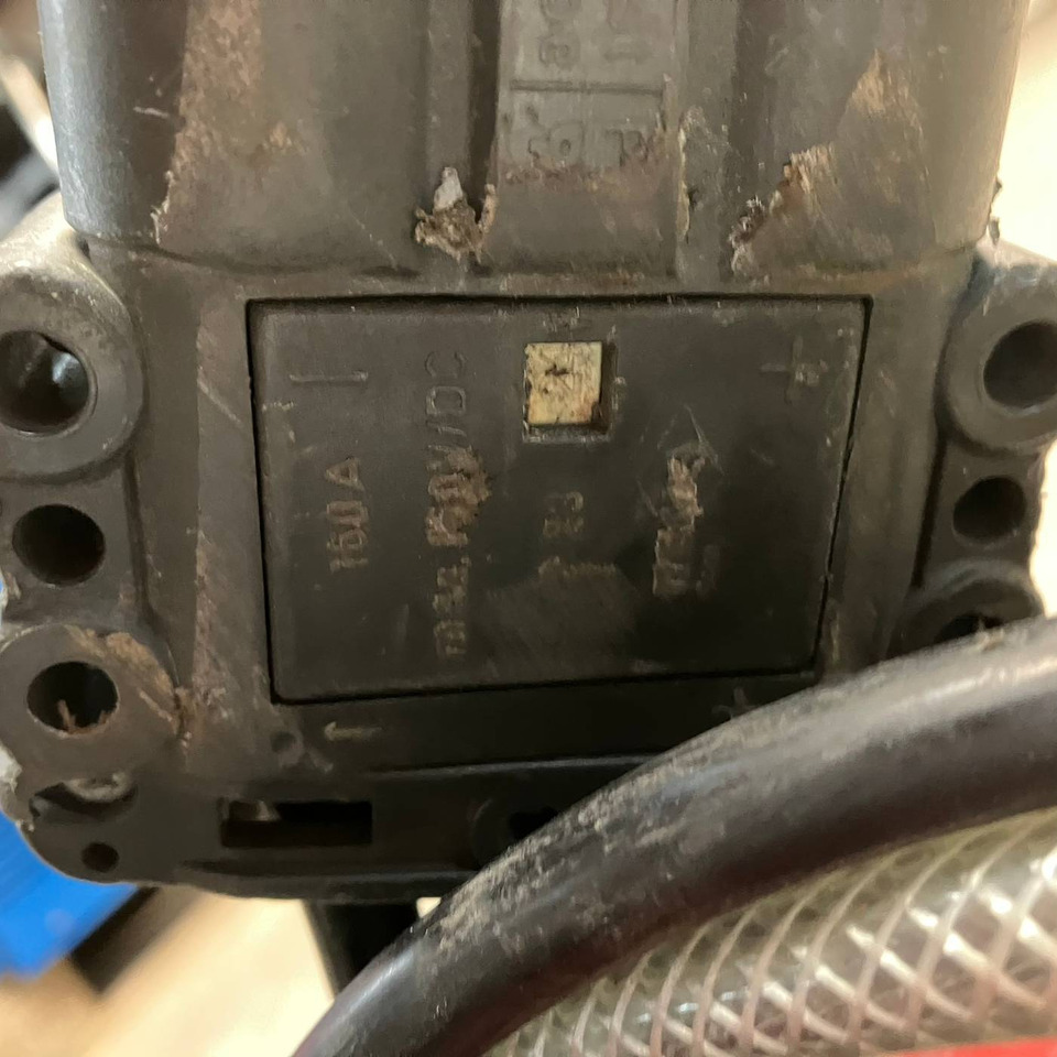 Hawker 24V/70A TC1 LT - Запчасти для Погрузочно-разгрузочной техники: фото 4 Hawker 24V/70A TC1 LT - Запчасти для Погрузочно-разгрузочной техники: фото 4