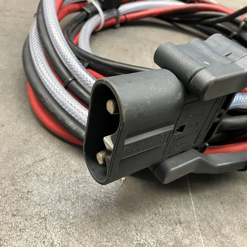 Hawker 24V/72A Lifetech TC1LT - Запчасти для Погрузочно-разгрузочной техники: фото 2 Hawker 24V/72A Lifetech TC1LT - Запчасти для Погрузочно-разгрузочной техники: фото 2