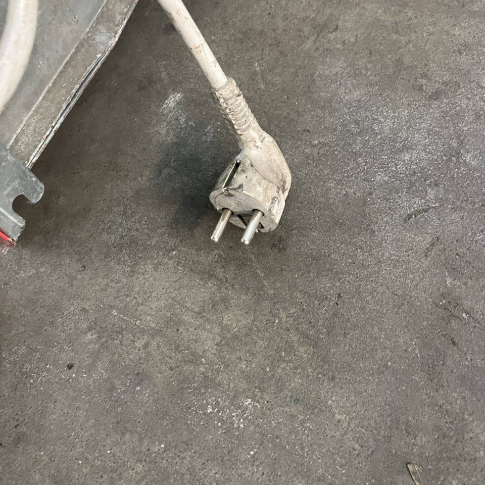 Hawker E 24V / 40A Tronic B - Запчасти для Погрузочно-разгрузочной техники: фото 4 Hawker E 24V / 40A Tronic B - Запчасти для Погрузочно-разгрузочной техники: фото 4