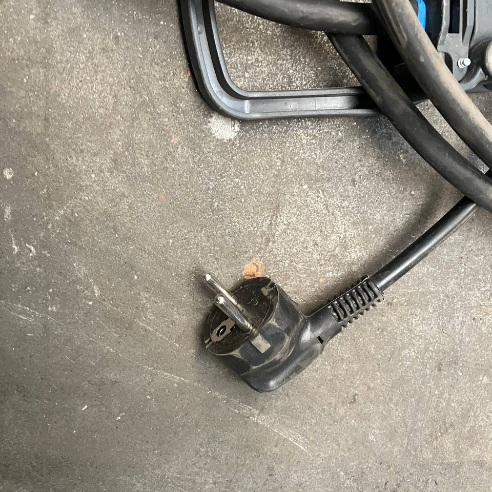 Tricom 24V/70A - Запчасти для Погрузочно-разгрузочной техники: фото 2 Tricom 24V/70A - Запчасти для Погрузочно-разгрузочной техники: фото 2