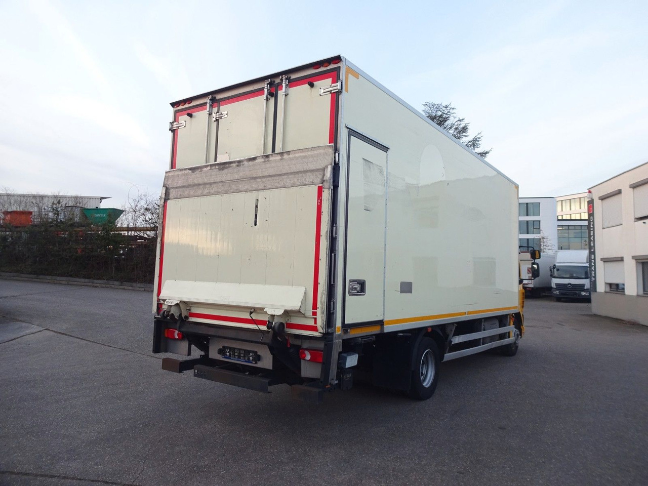 DAF LF 230, 12 T, LBW, Türen, Klima, Automat, Kamera - Грузовик с закрытым кузовом: фото 5 DAF LF 230, 12 T, LBW, Türen, Klima, Automat, Kamera - Грузовик с закрытым кузовом: фото 5