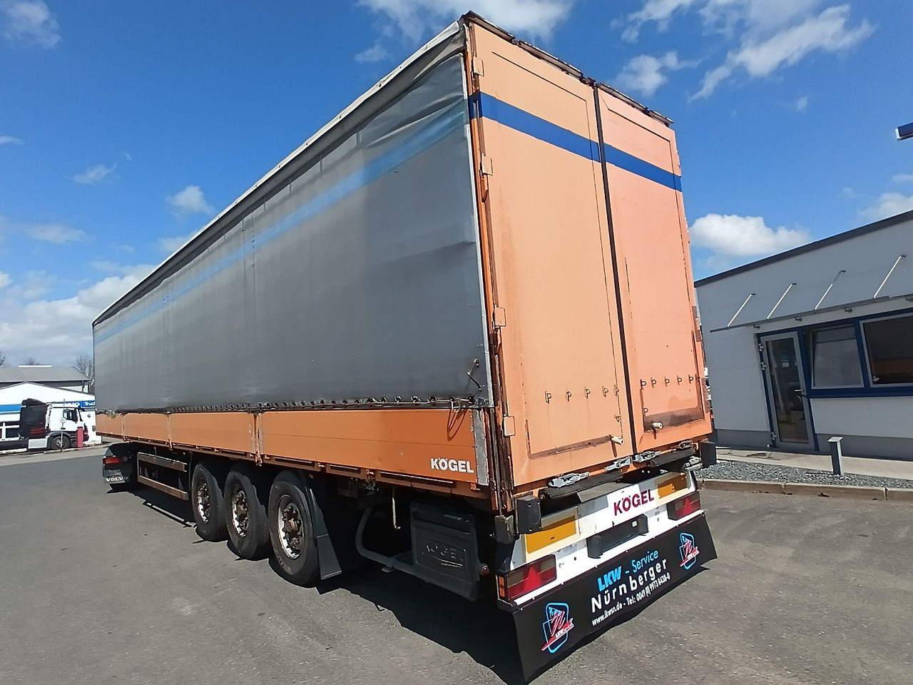 Kögel SN24BORDWANDSIDER EDSCHA BPW Disc Lift Portaltür - Тентованный полуприцеп: фото 2 Kögel SN24BORDWANDSIDER EDSCHA BPW Disc Lift Portaltür - Тентованный полуприцеп: фото 2