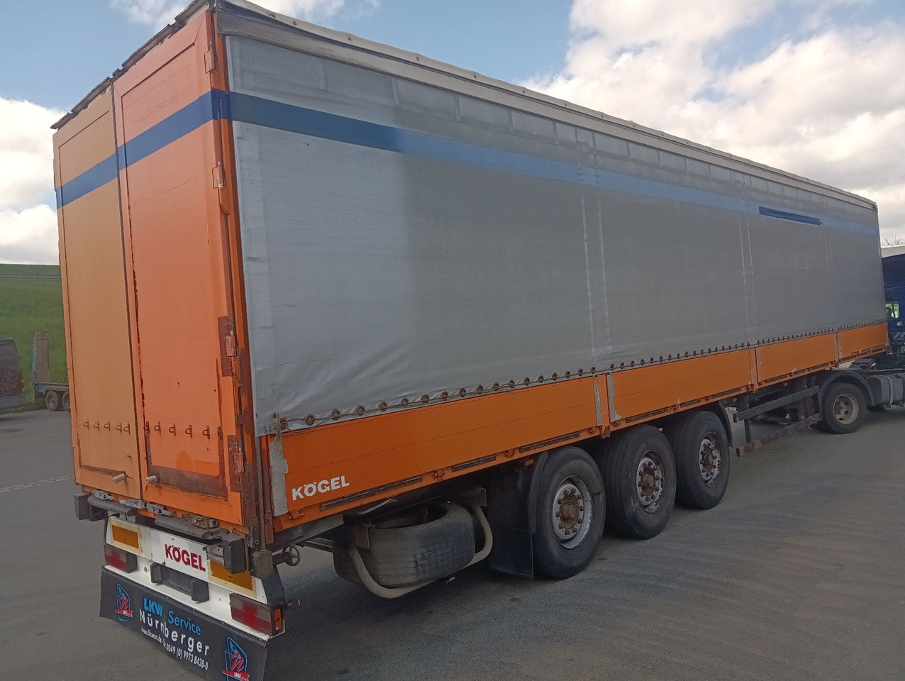 Kögel SN24BORDWANDSIDER EDSCHA BPW Disc Lift Portaltür - Тентованный полуприцеп: фото 5 Kögel SN24BORDWANDSIDER EDSCHA BPW Disc Lift Portaltür - Тентованный полуприцеп: фото 5